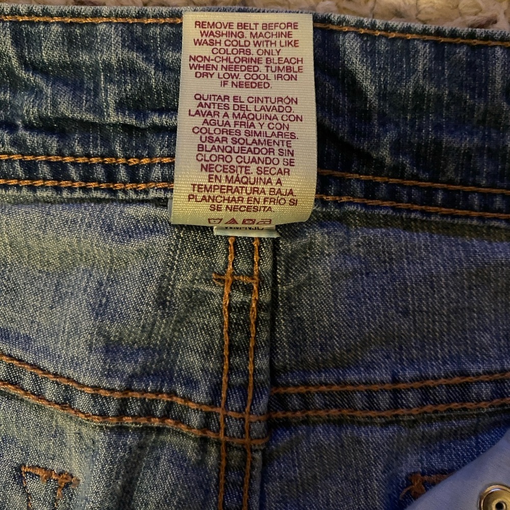 SOLD - No Longer Available. Faded Glory Classic Blue Jean Shorts, Size 6 - Picture 4 of 6